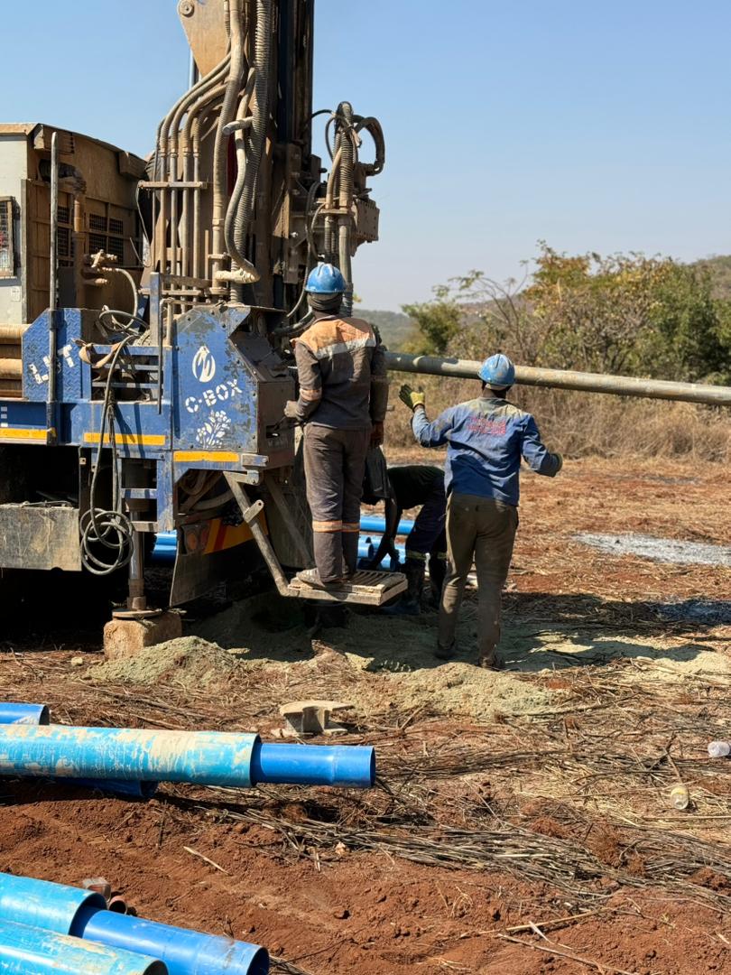 Drilling rig and crew